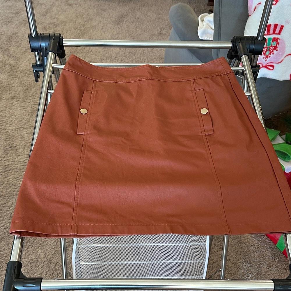 LOFT Terracotta faux leather Mini Skirt with gold accents size 6